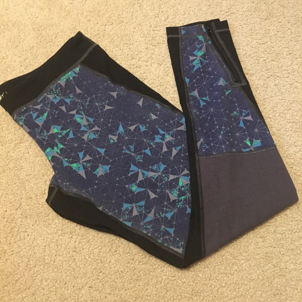 Unity yoga leggings with zippered ankle - L